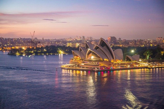 sydney-opera-house-354375_640